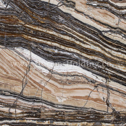 KARMANIA TRAONYX